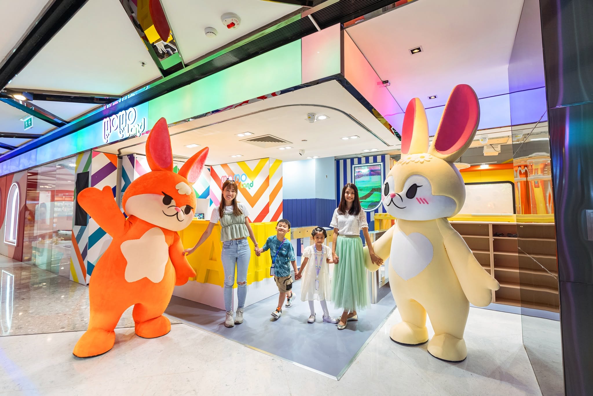 🎈【全港多區室內好去處】Momoland 夢幻兒童室內遊樂場!跨年齡層放電天地、巨型波波池+高科技霓虹競技場懶人包 🏰✨