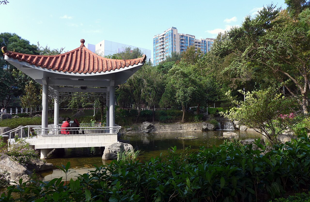 Cornwall_Street_Park_Pond_View_2014